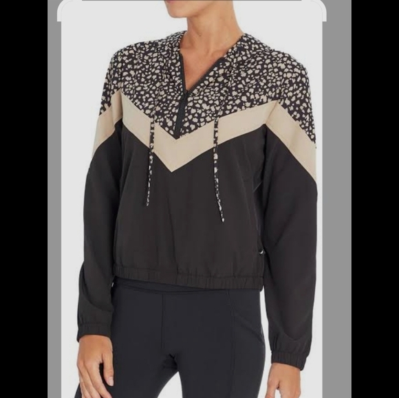 Jessica Simpson Black and White Boxy Long Sleeve Hoodie - Picture 2 of 9